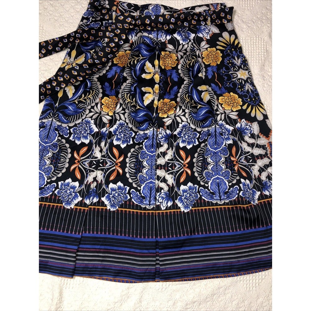 Ann Taylor Loft Blue Floral A Line Skirt Size 6 EUC! - Picture 2 of 6